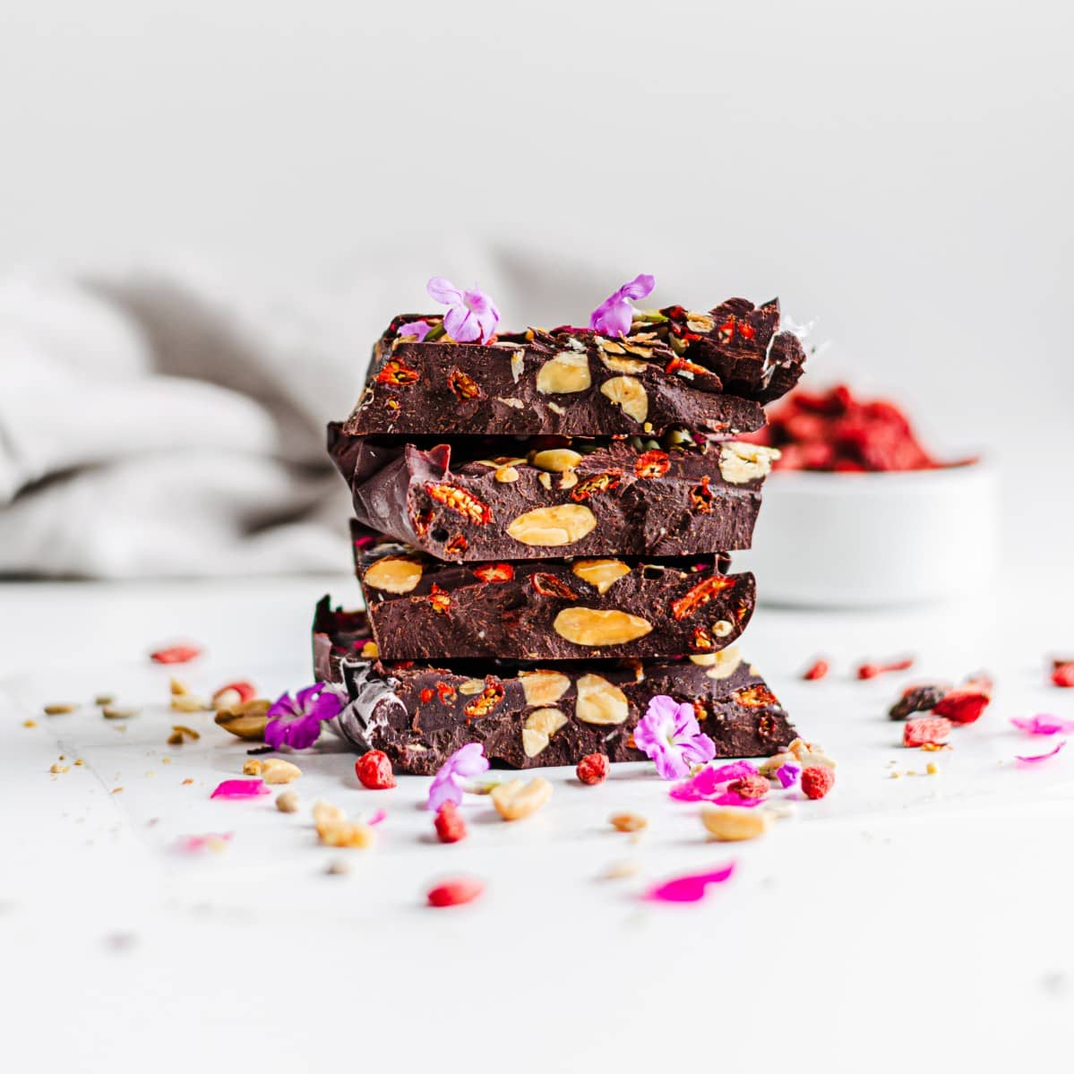 GOJI NUTS CHOCOLATE BARS