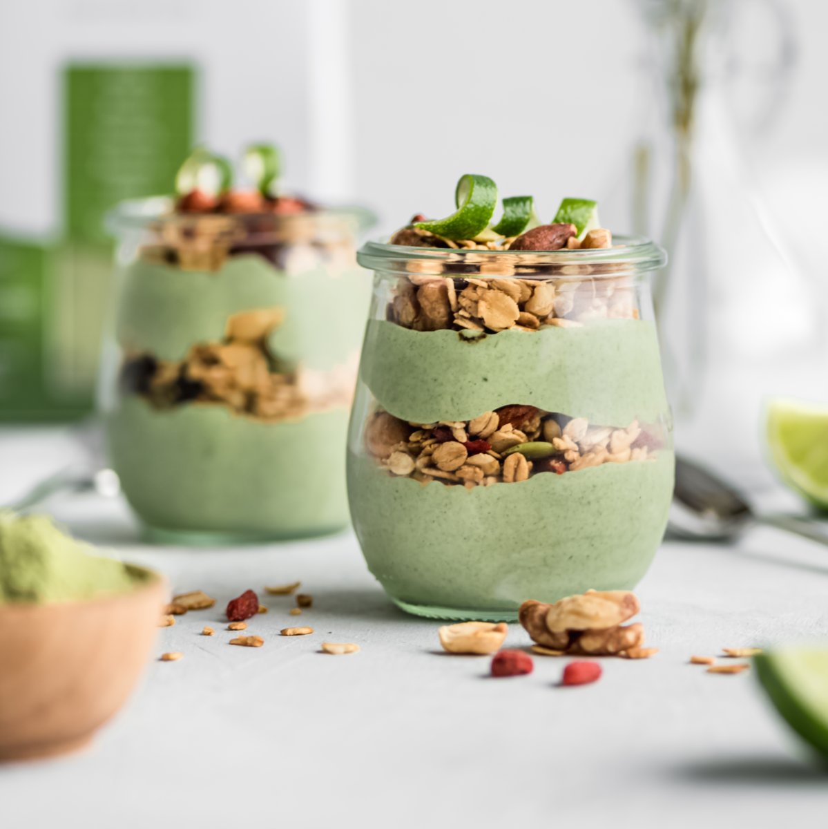 Mousse verde con granola